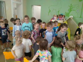 "Дружба начинается с улыбки..." "Дружба начинается с улыбки...".